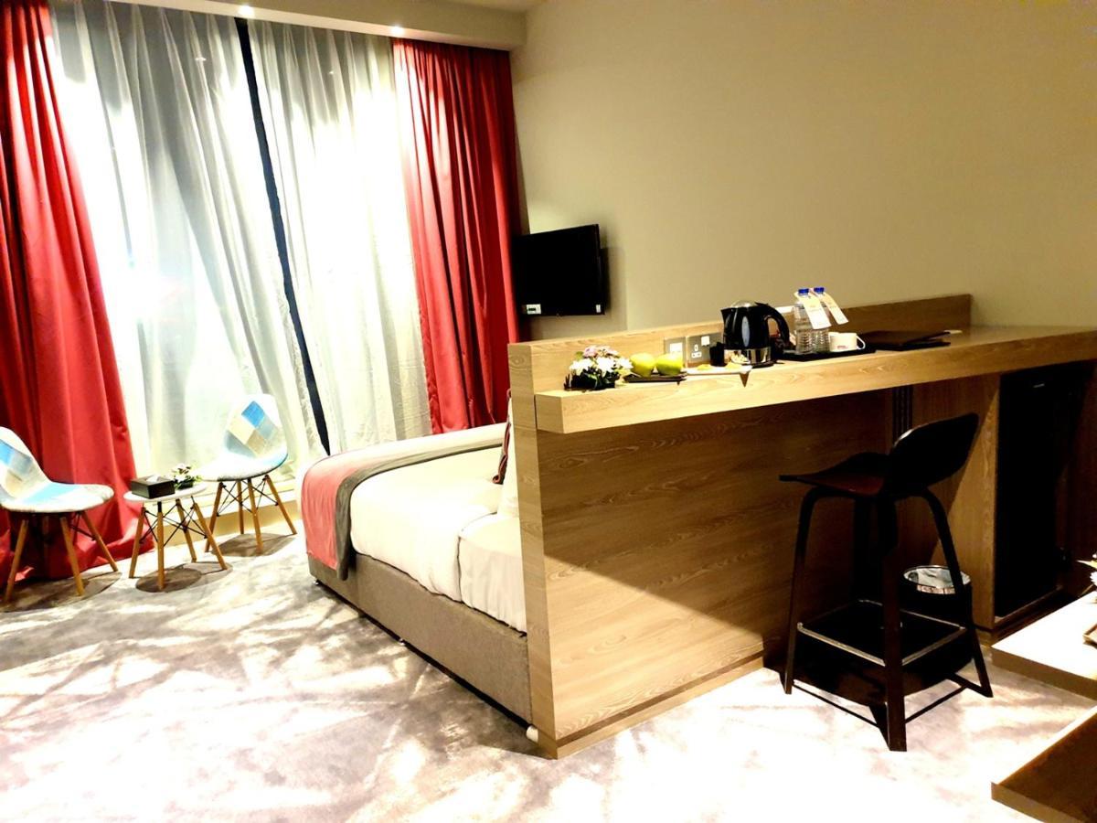 Fortune Atrium Hotel Дубай Екстериор снимка