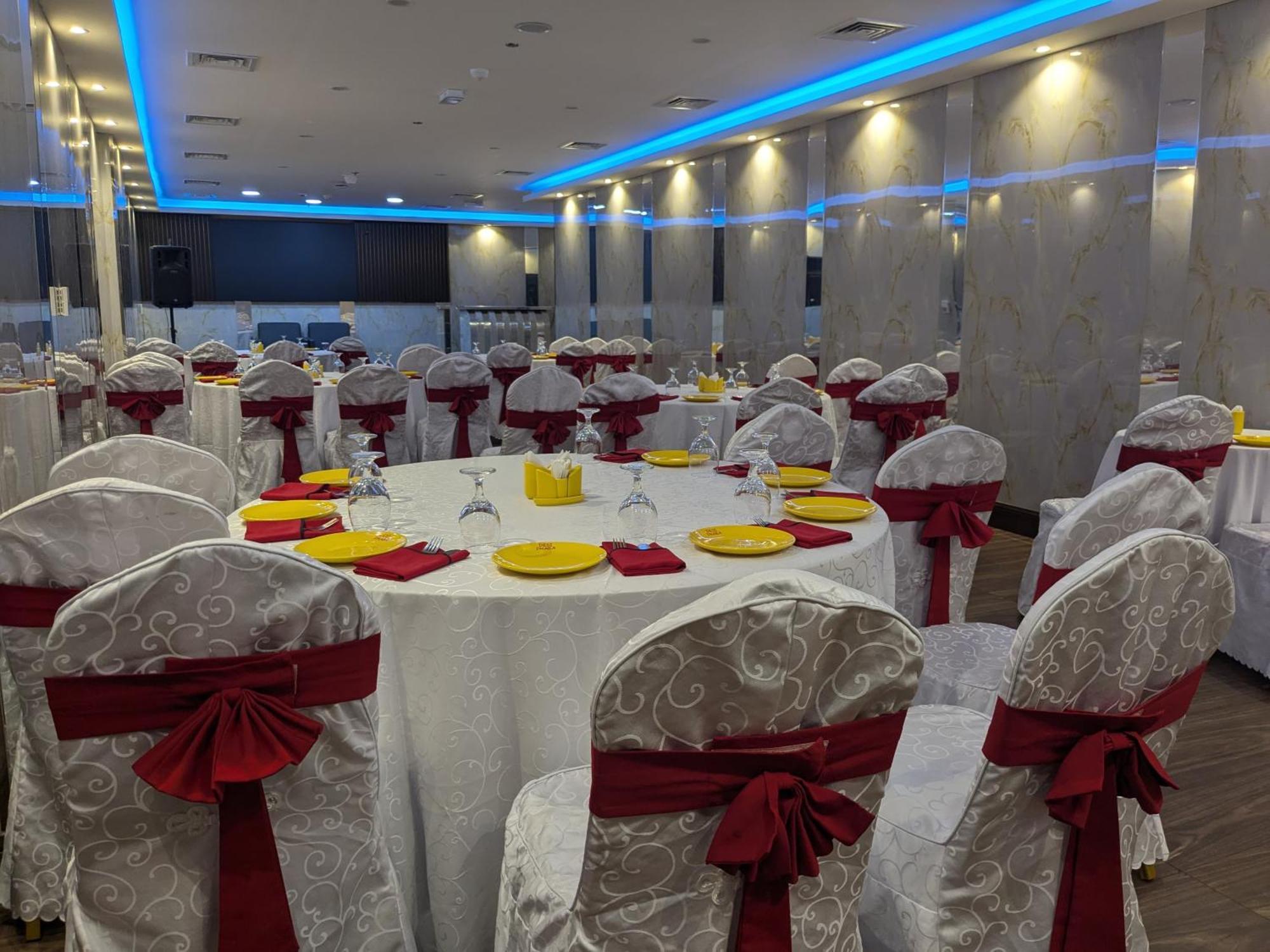 Fortune Atrium Hotel Дубай Екстериор снимка